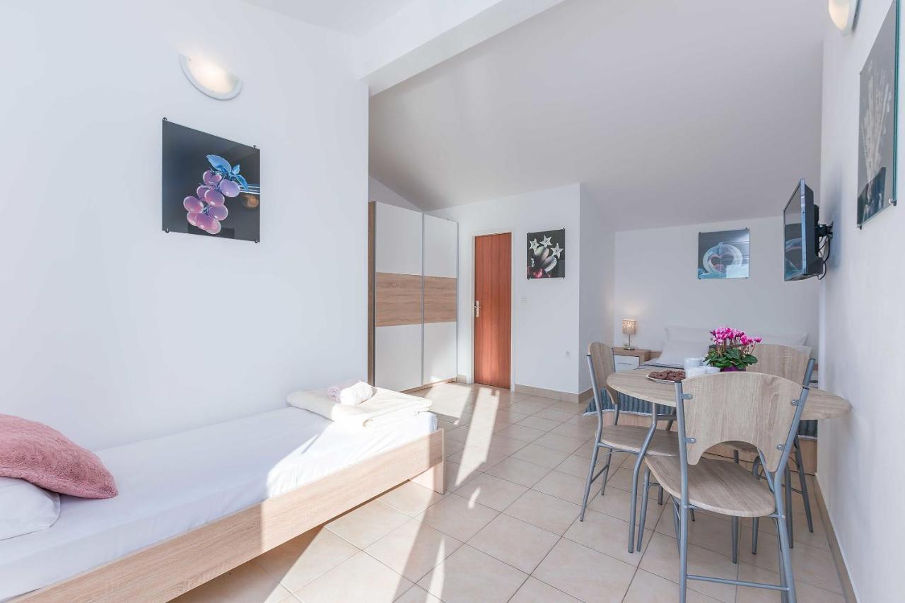 Apartment Neno Lokva Rogoznica